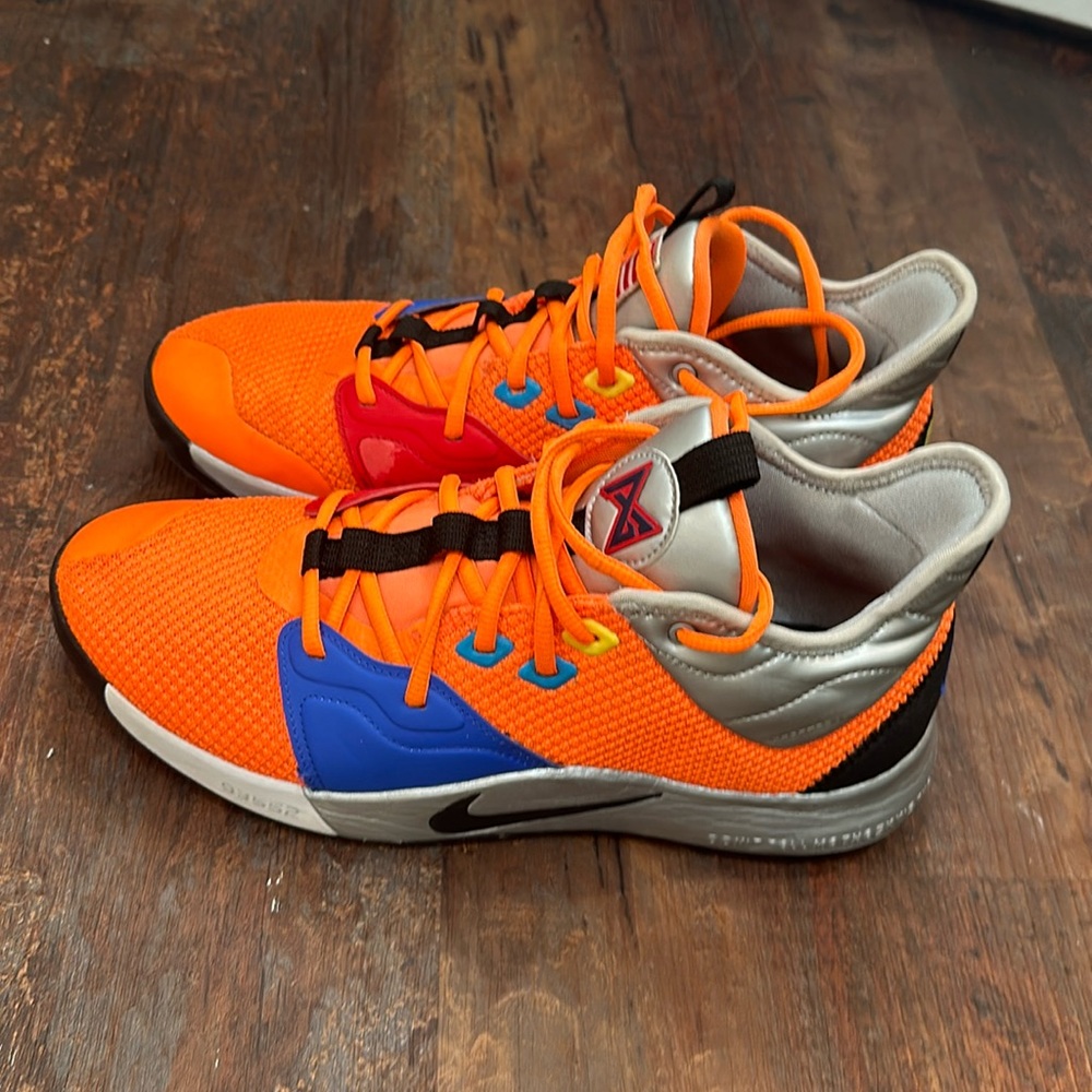Nike PG NASA size 11